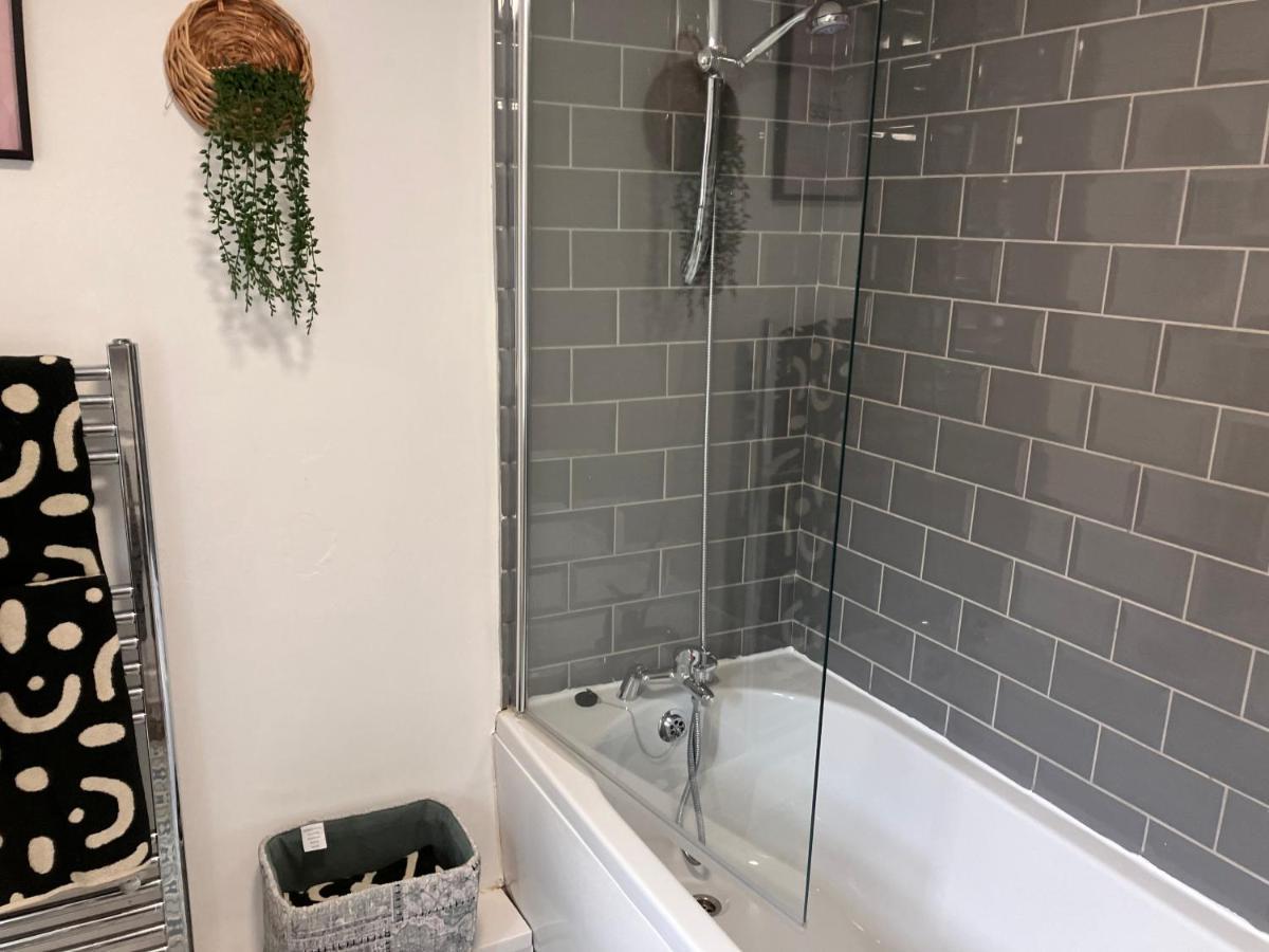 Romford Cottage - Close To Centre, Hospital Crownworks Studio Nissan And Stadium Of Light صندرلاند المظهر الخارجي الصورة